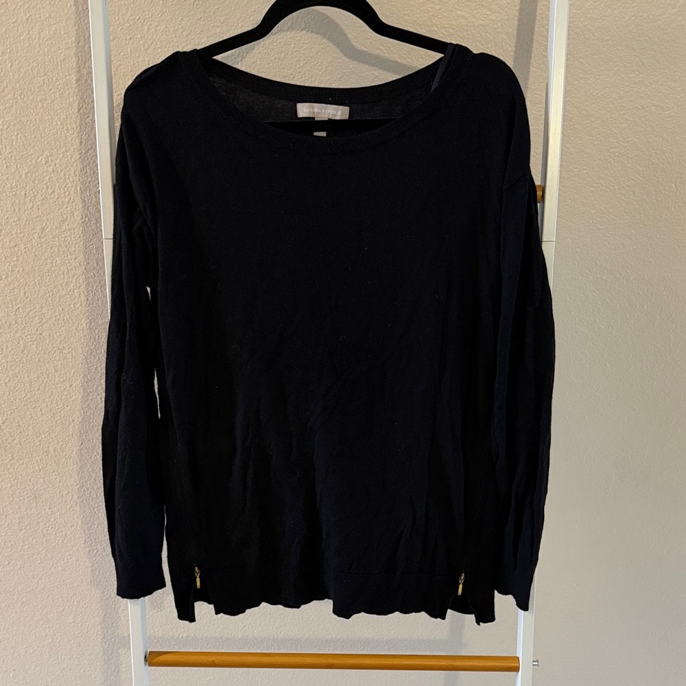 Banana Republic Elegant Black Long Sleeve Tee